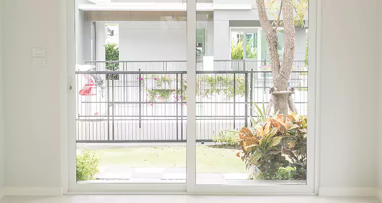 Balcony Screen Door Repair in Orlando, FL