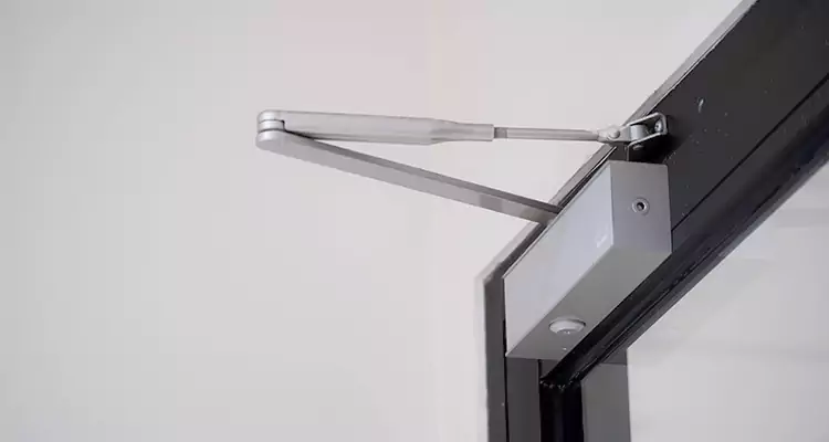 Screen Door Closer Repair in Orlando, FL