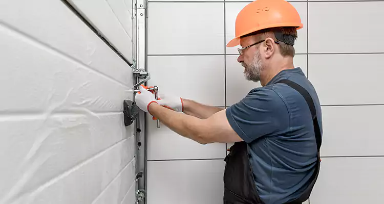 Emergency Garage Door Repair in Orlando, FL