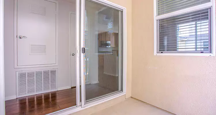Sliding Screen Door Track Repair in Orlando, FL
