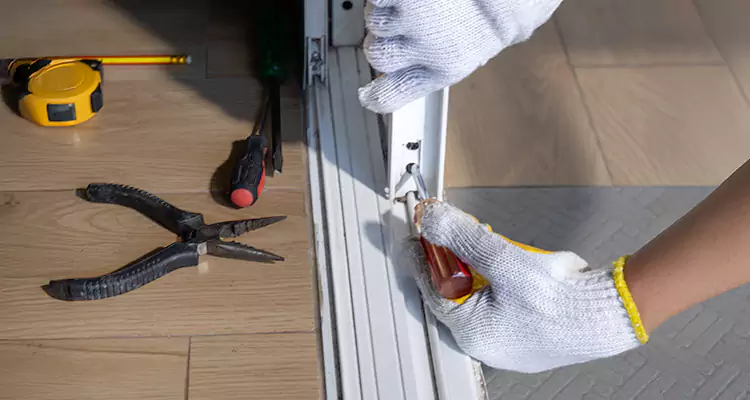 Screen Door Wheel Replacement in Orlando, FL