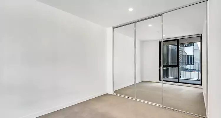 Why Homeowners Choose Us for Sliding Mirror Door Replacement in Orlando, FL