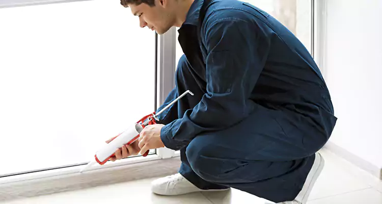 Window Glass Caulk Repair in Orlando, FL