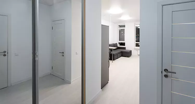 Modern Mirrored Closet Doors Repair in Orlando, FL