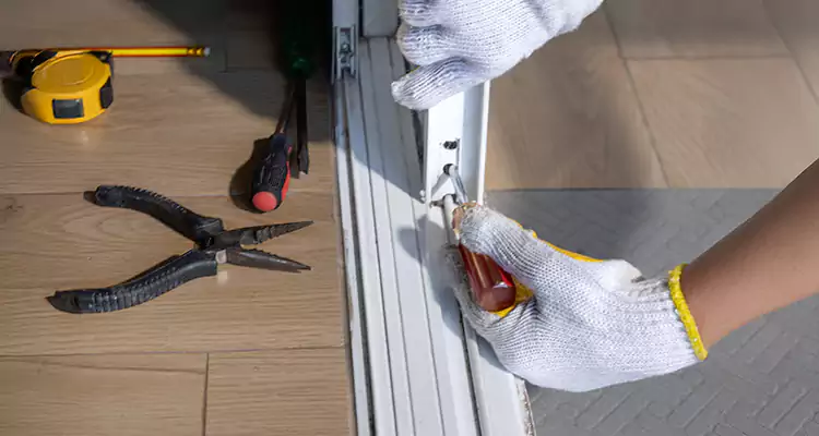 Closet Sliding Door Track Repair in Orlando, FL