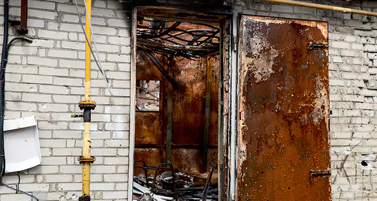 Metal Door Rust Repair in Orlando, FL