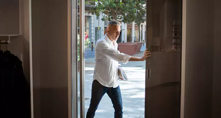 Track Cleaning and Repair for Stuck Doors in Orlando, FL