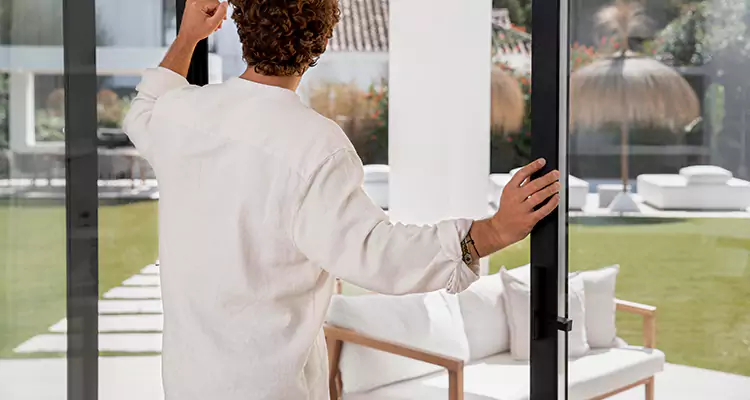 Sliding Screen Door Maintenance for Closing Issues in Orlando, FL