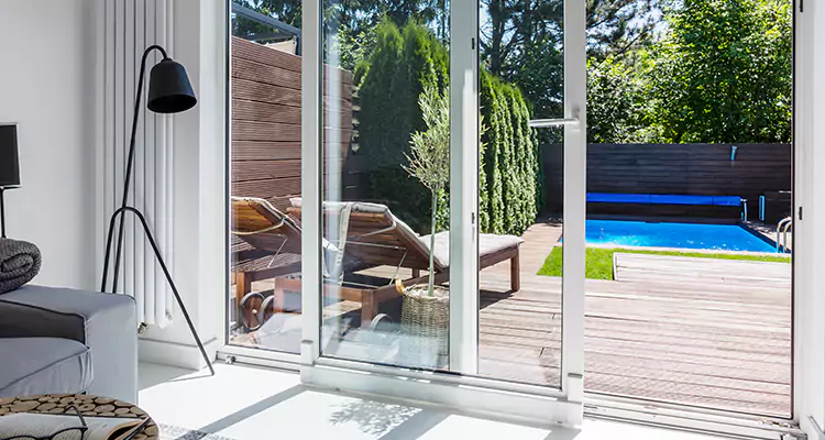 Fixing A Sliding Screen Door Roller in Orlando, FL