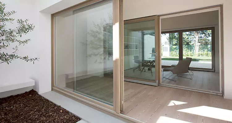 Sliding Screen Door Bottom Track Replacement in Orlando, FL